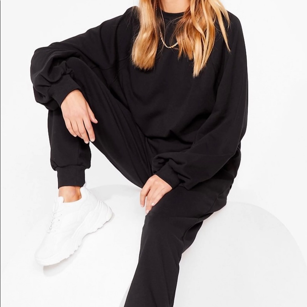 Sweatshirt and joggers lounge set